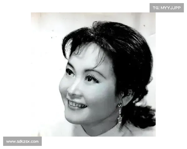 李谷一再婚嫁肖劲光儿子,岳父到访时肖劲光感慨:有了保护伞 李谷一再婚嫁肖劲光儿子,岳父到访时肖劲光感慨:有了保护伞