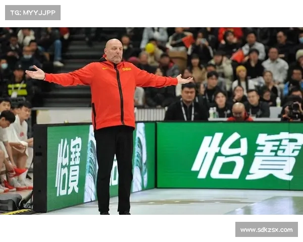 杨毅言辞犀利:乔帅执教中国男篮问题重重,国内教练遭遇前所未有挑战 杨毅言辞犀利:乔帅执教中国男篮问题重重,国内教练遭遇前所未有挑战